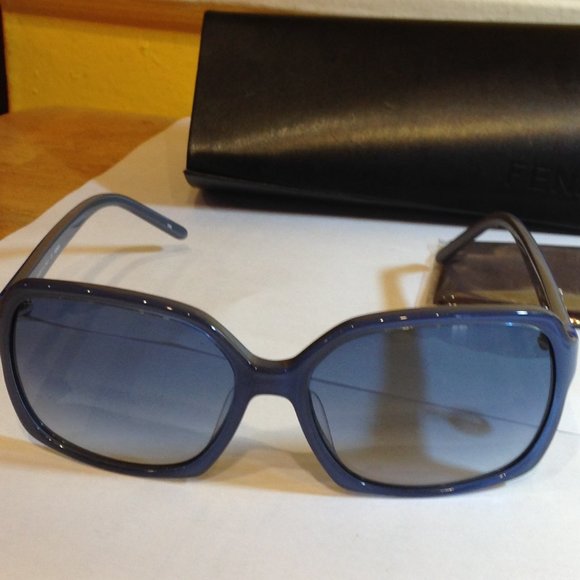 Fendi Women’s Sunglasses FS5137 main image 6
